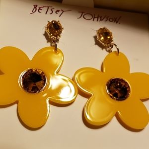 Betsey Johnson Bright Yellow Daisy Earrings NWTs